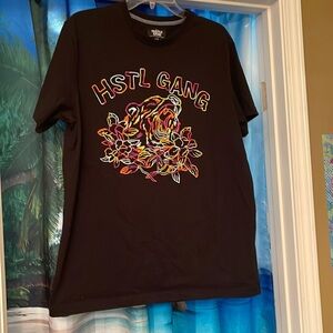 Hustle Gang tshirt L